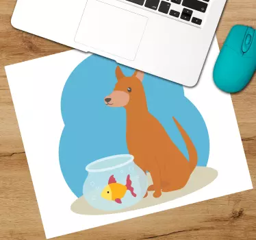 Játékos kutya halakat néz - mouse pad eredeti - TenStickers
