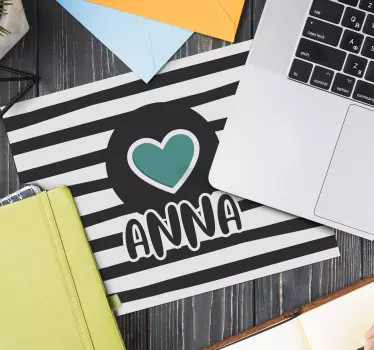 Szív alakú emblémás egérpad - TenStickers