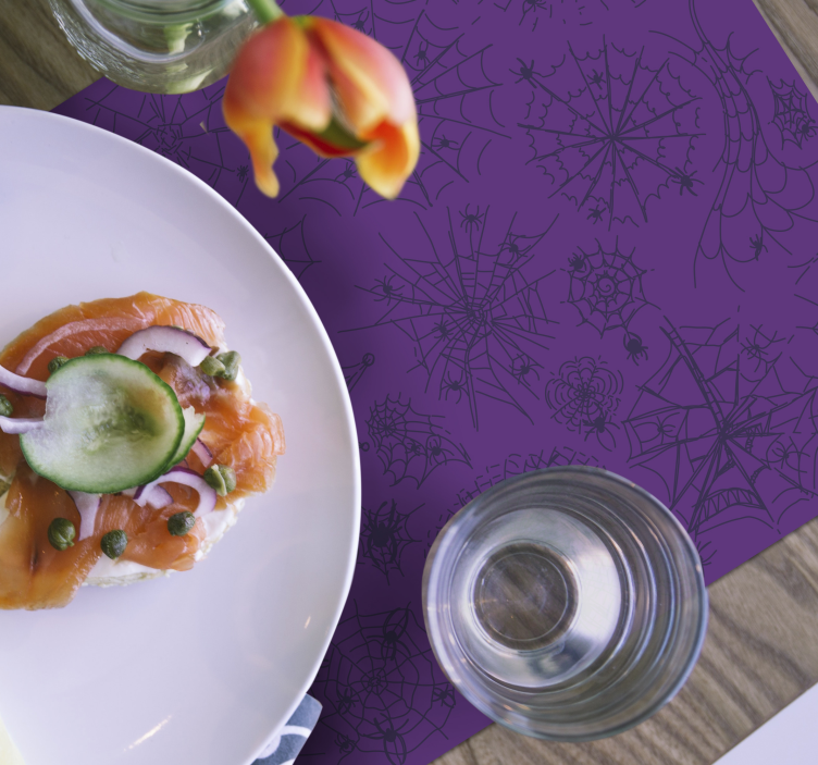 Lila pókkal és webes halloween alátétekkel - TenStickers