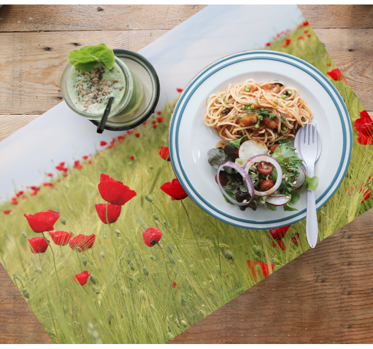 Vörös rózsa a zöld mezőn virágos alátét - TenStickers