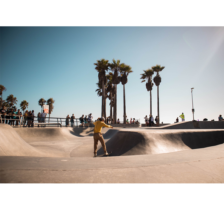 Gördeszkázás az óceán partján Városi falfestmény - TenStickers