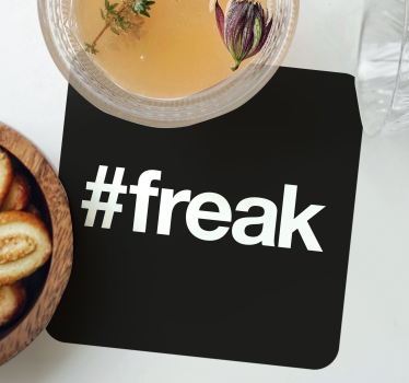 Fekete háttér hashtaggal poháralátétek szörnyszülött - TenStickers
