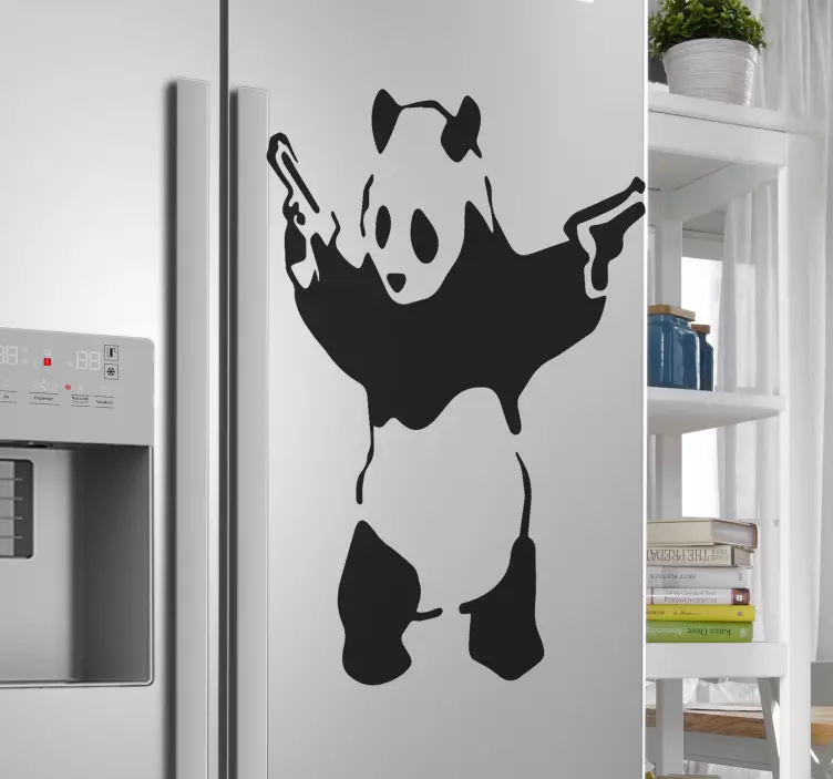 Bankos panda fegyverekkel a hűtőszekrény matricáihoz - TenStickers
