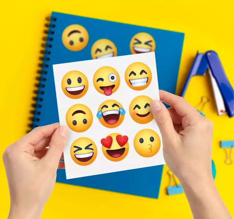 Emoji smiley emoji vinyl matrica - TenStickers
