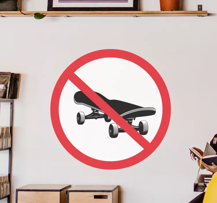 Skateboardozás tilos erdei állatok falmatrica - TenStickers