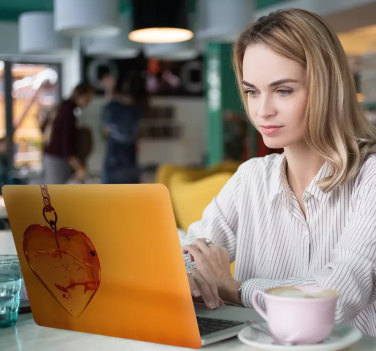 Szív medál matrica laptophoz - TenStickers