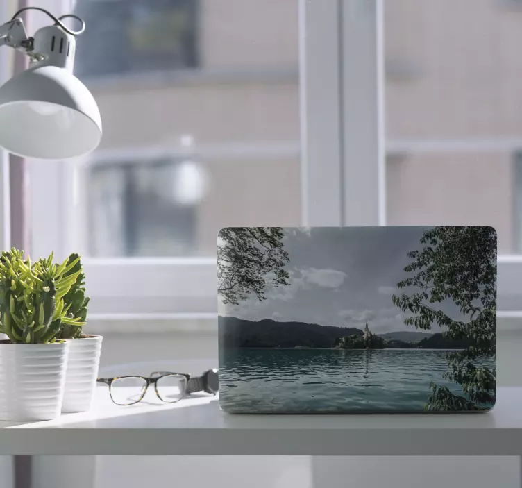 Bled view laptop vinyl bőrök - TenStickers