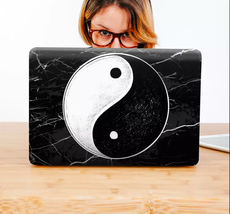 Yin-yang jelkép Matrica laptophoz - TenStickers