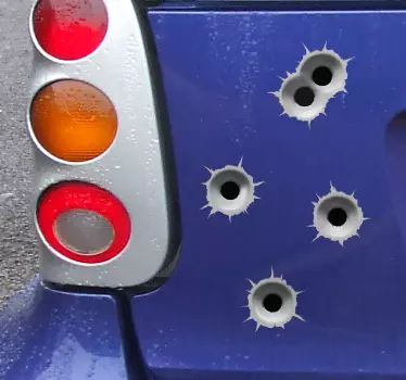 Golyólyukak autós matricák - TenStickers