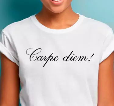 Carpe diem finom vékony feliratú póló - TenStickers