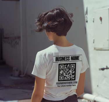 Cégnév és qr kód póló - TenStickers