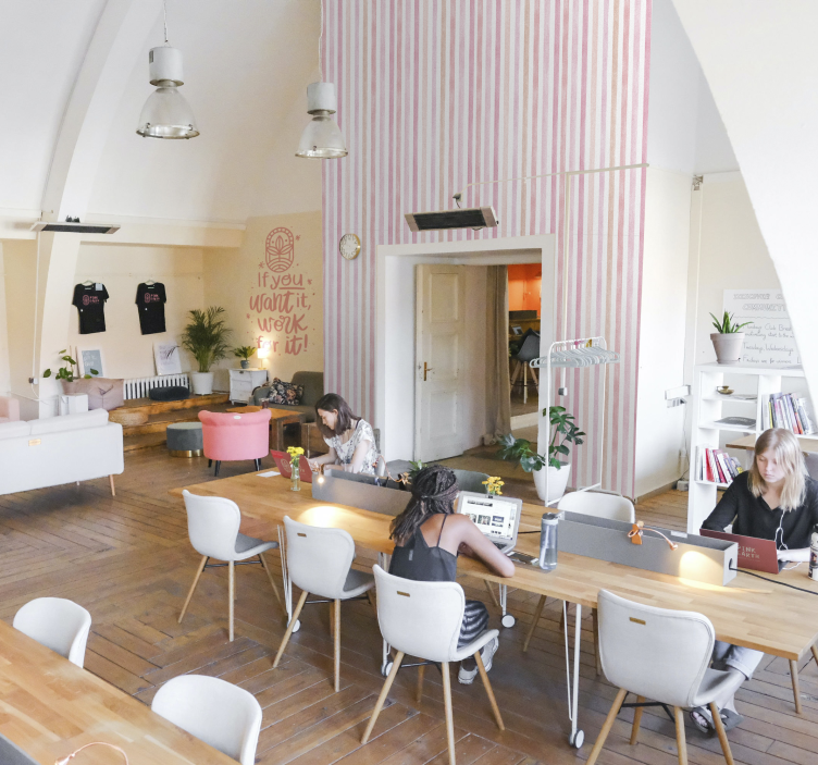 Rózsaszín akvarell függőleges csíkok tapéta - TenStickers